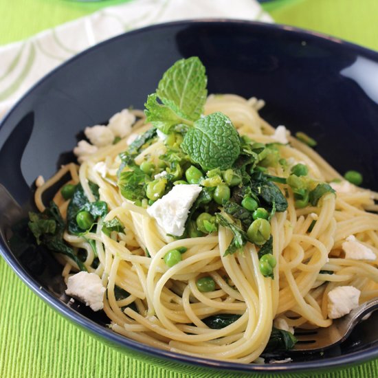 Spaghetti with Peas and Goat Cheese