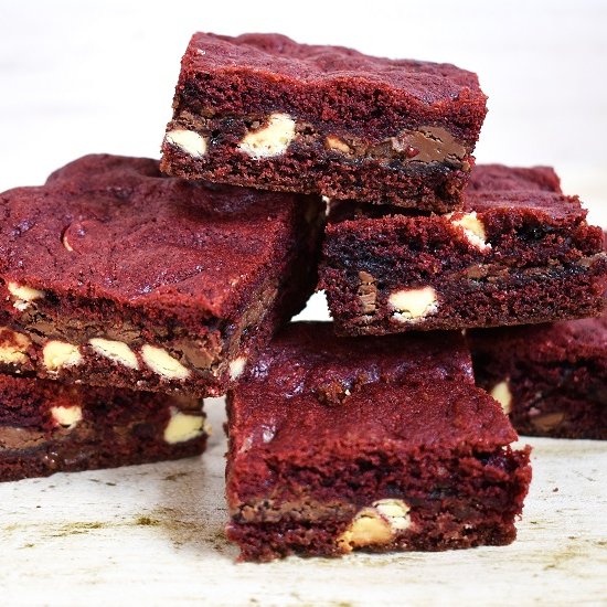 Red Velvet Cookie Bars