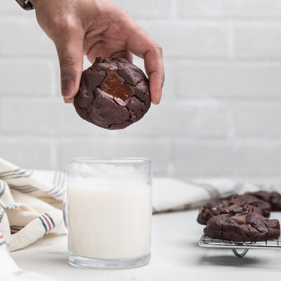 Vegan Triple Chocolate Chip Cookies