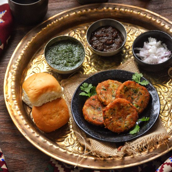 ALOO TIKKI SLIDERS