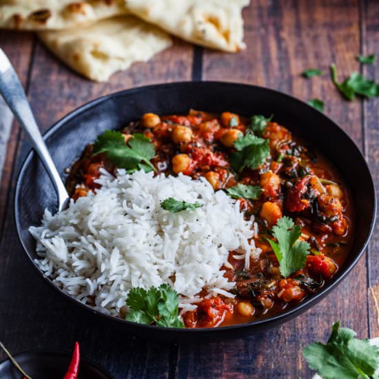 Curried Chickpeas With Spinach