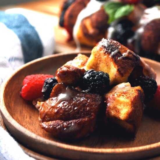 Berry Cinnamon Roll Monkey Bread