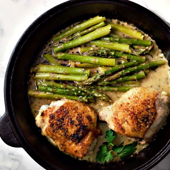 Skillet Chicken and Asparagus