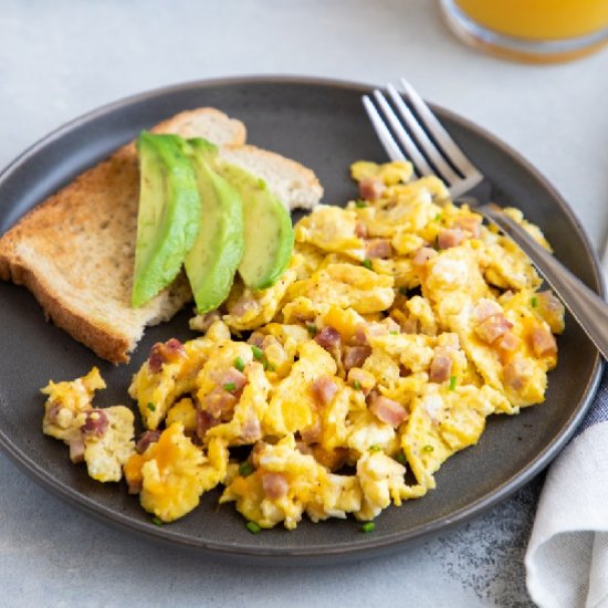 Scrambled Eggs with Ham and Cheese