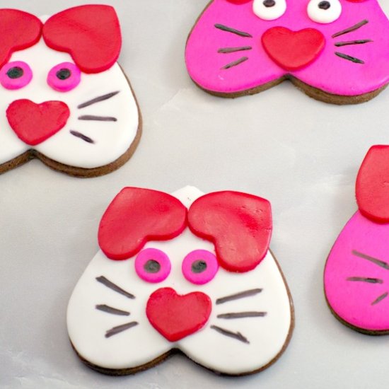 Heart-shaped Valentine Cat Cookies