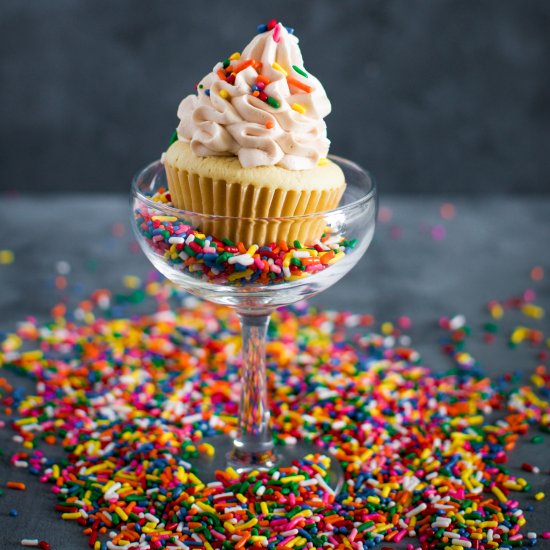 Vanilla Cupcakes&Raspberry Filling