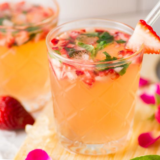 Strawberry Basil Kombucha Cocktail