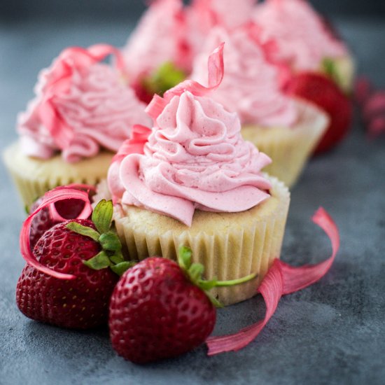 Strawberry Rhubarb Rose Cupcakes