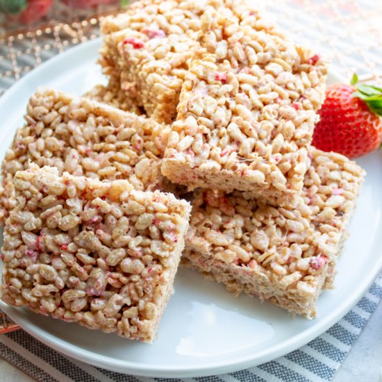 Strawberry Brown Rice Crispy Bars