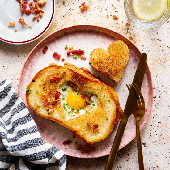 Egg In A Hole Grilled Cheese