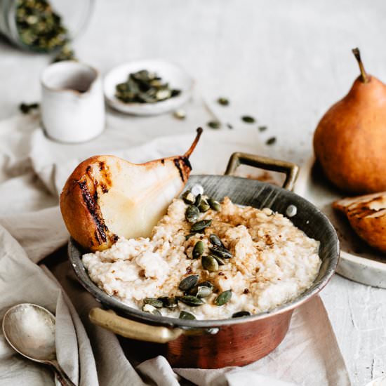 GINGER PEAR OATMEAL WITH HONEY