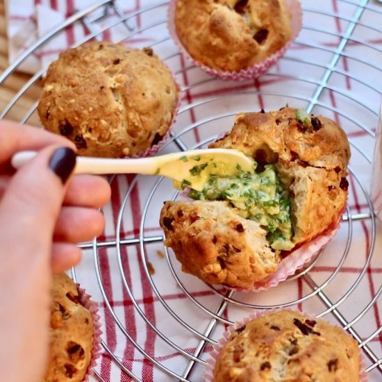 Beer Buns with spicy butter