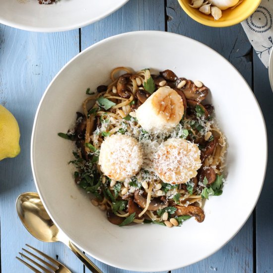 Linguine with Mushrooms & Scallops