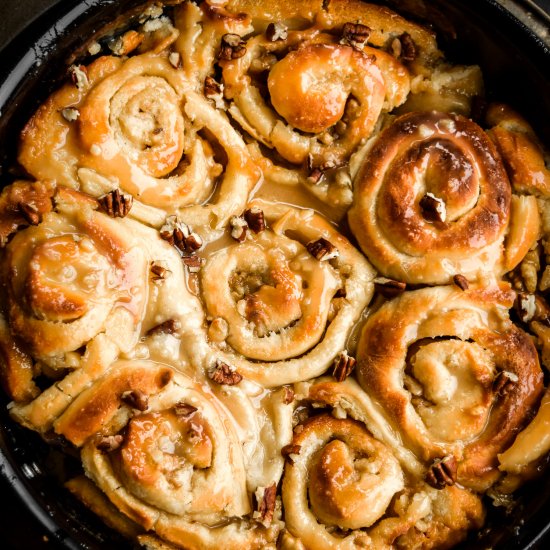 Sticky Caramel Pecan Sweet Rolls