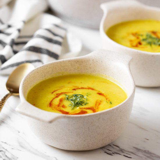 Roasted Turmeric Cauliflower Soup