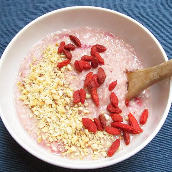 Vegan Strawberry Oatmeal