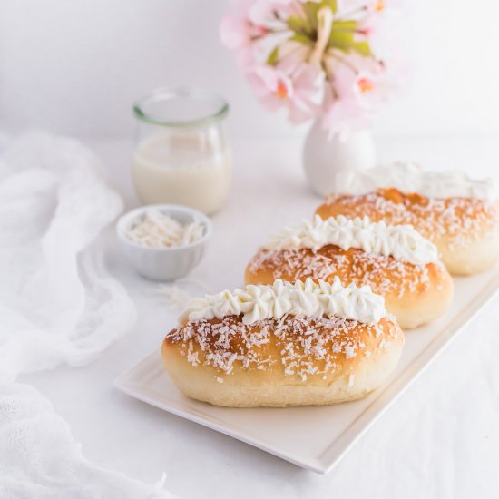 Coconut Cream Buns