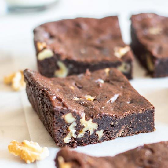 The BEST Fudgy Vegan Brownies