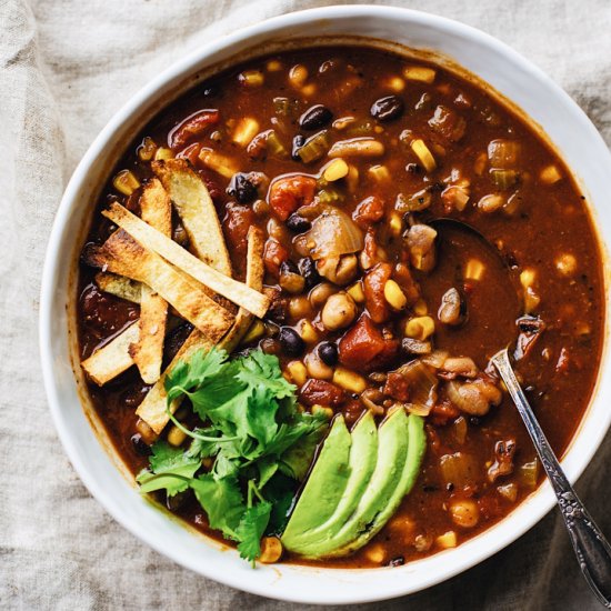 Healthy Vegetarian Tortilla Soup