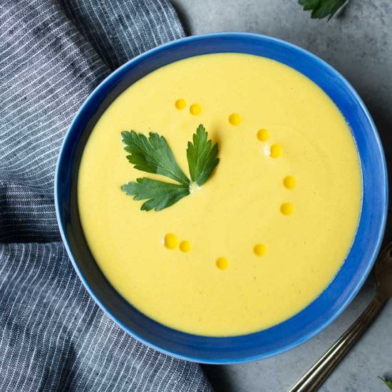 Golden Cauliflower Leek Soup