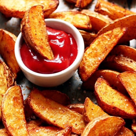 Crispy potato wedges oven-made