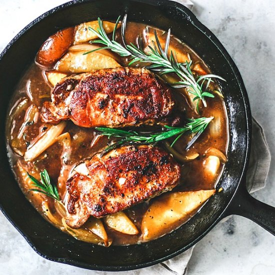 Pork chops with pear and ginger