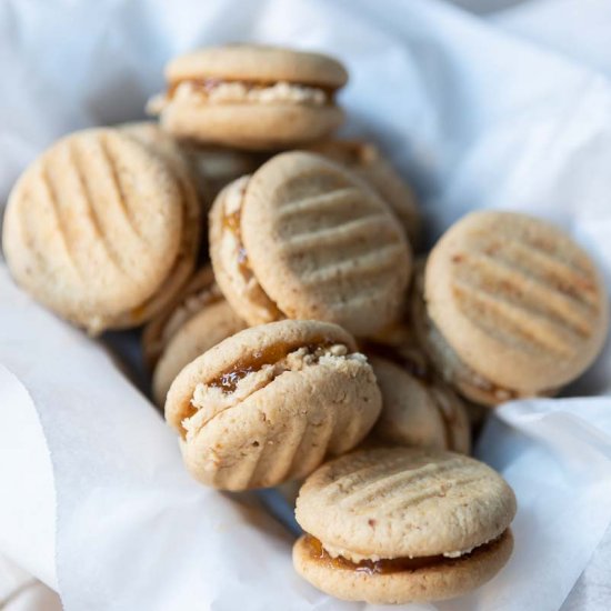 peanut butter monte creams