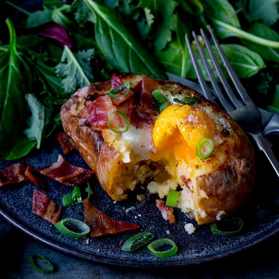 Bacon and egg stuffed potatoes