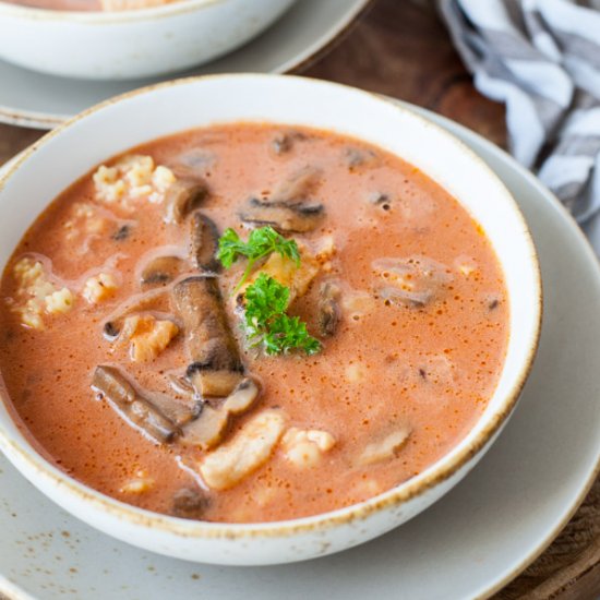 Chicken tomato soup with mushroom