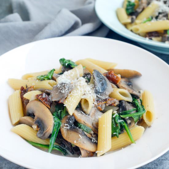 Creamy Mushroom & Spinach Pasta