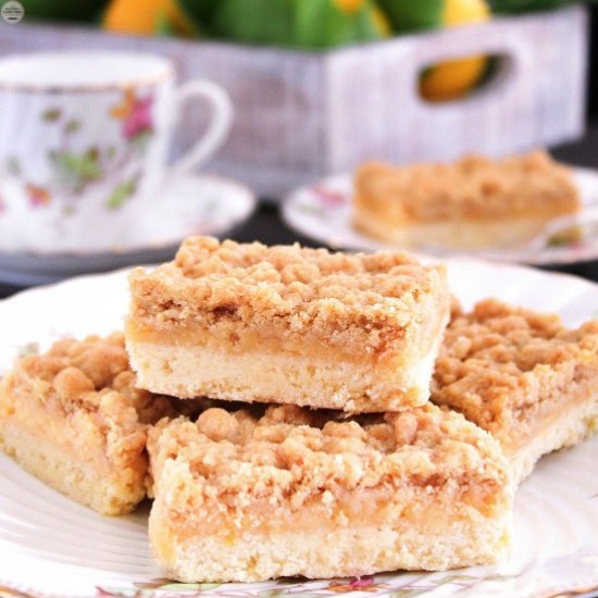 Lemon Curd Crumble Slice