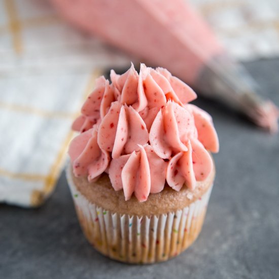 Strawberry Cream Cheese Frosting