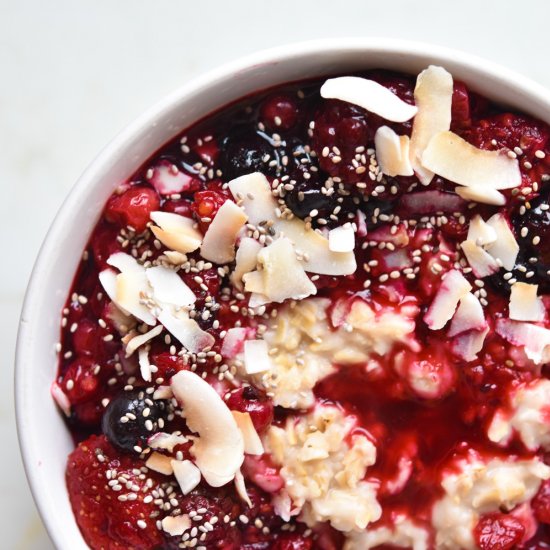 Creamy Vegan Berry Oats