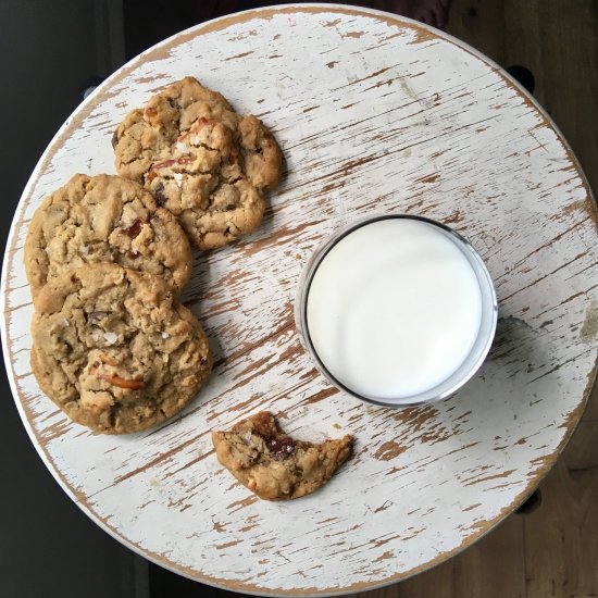 chocolate pretzel date pb cookies