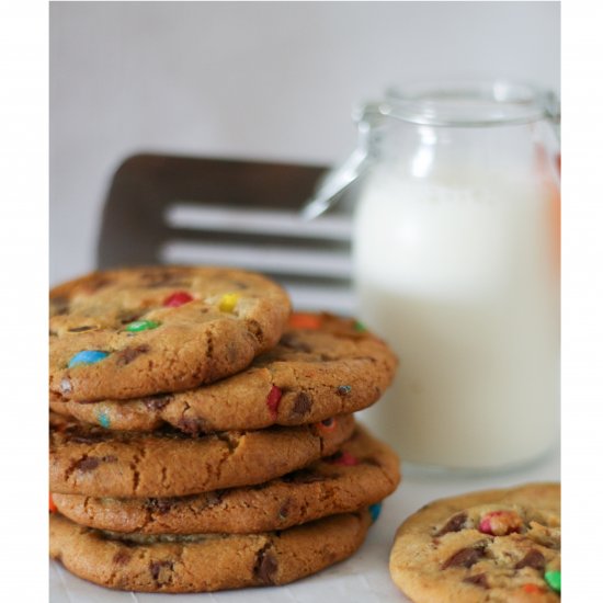 yummy chocolate chip MnM’s cookies