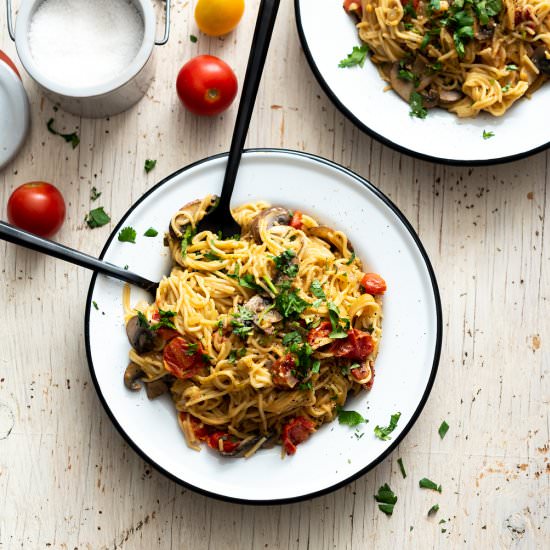 One-Pot Mushroom Spaghetti