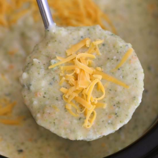 Slow Cooker Broccoli Cheddar Soup