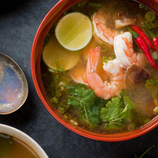 thai tom yum soup