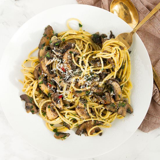 Garlic mushroom pasta (15 mins)