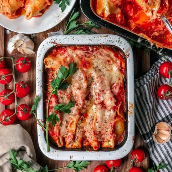 Cheese stuffed pasta shells