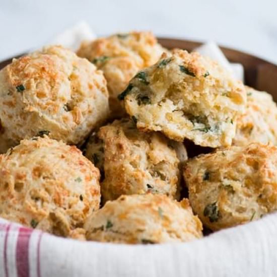 garlic cheddar drop biscuits