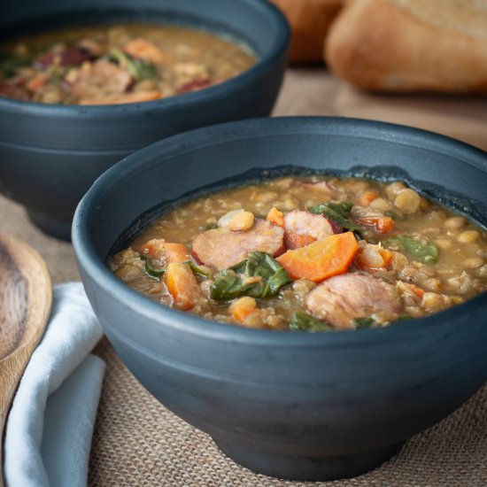 Lentil, spinach and chouriço soup