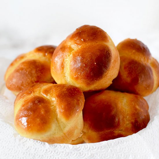 NO KNEAD CLOVERLEAF ROLLS