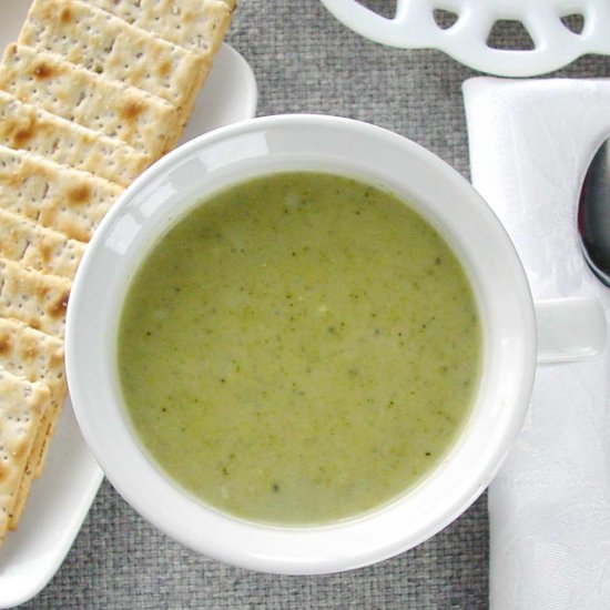 Broccoli Soup with Cheddar Cheese