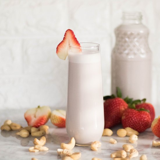 20 Minute strawberry nut-milk