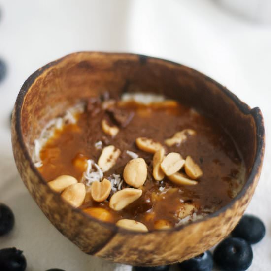 Snickers Chia Pudding With Caramel