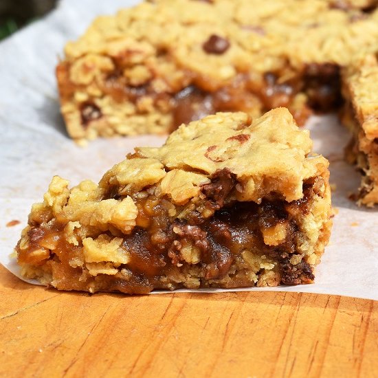 Salted Caramel Oatmeal Cookie Pie