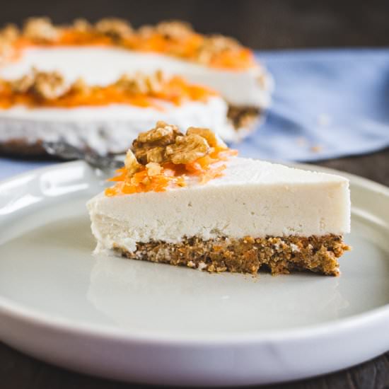 Raw carrot cake