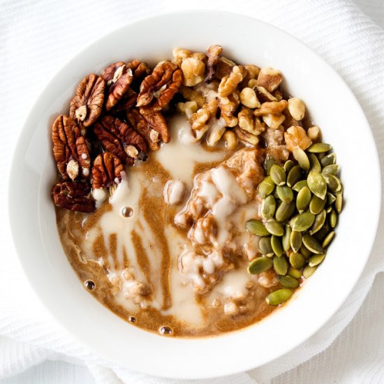 Healthy Cinnamon Roll Oatmeal