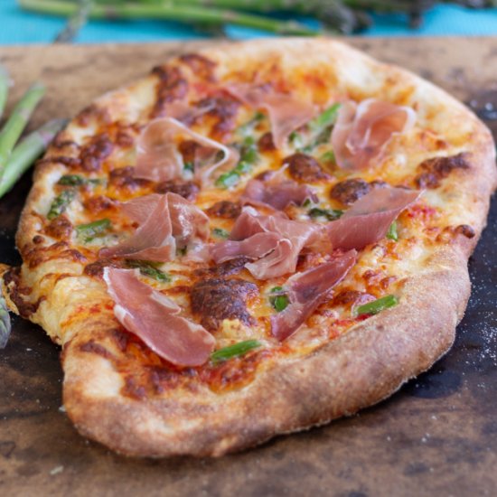 Asparagus and Prosciutto Pizza